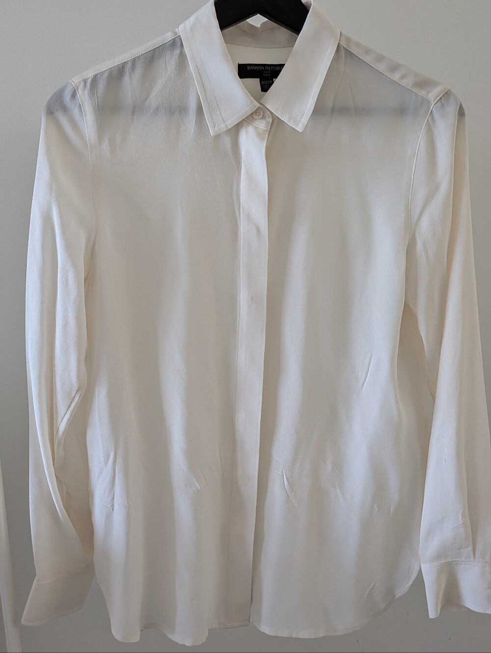 Banana Republic Silk Ivory Long-Sleeve Button Front Blouse